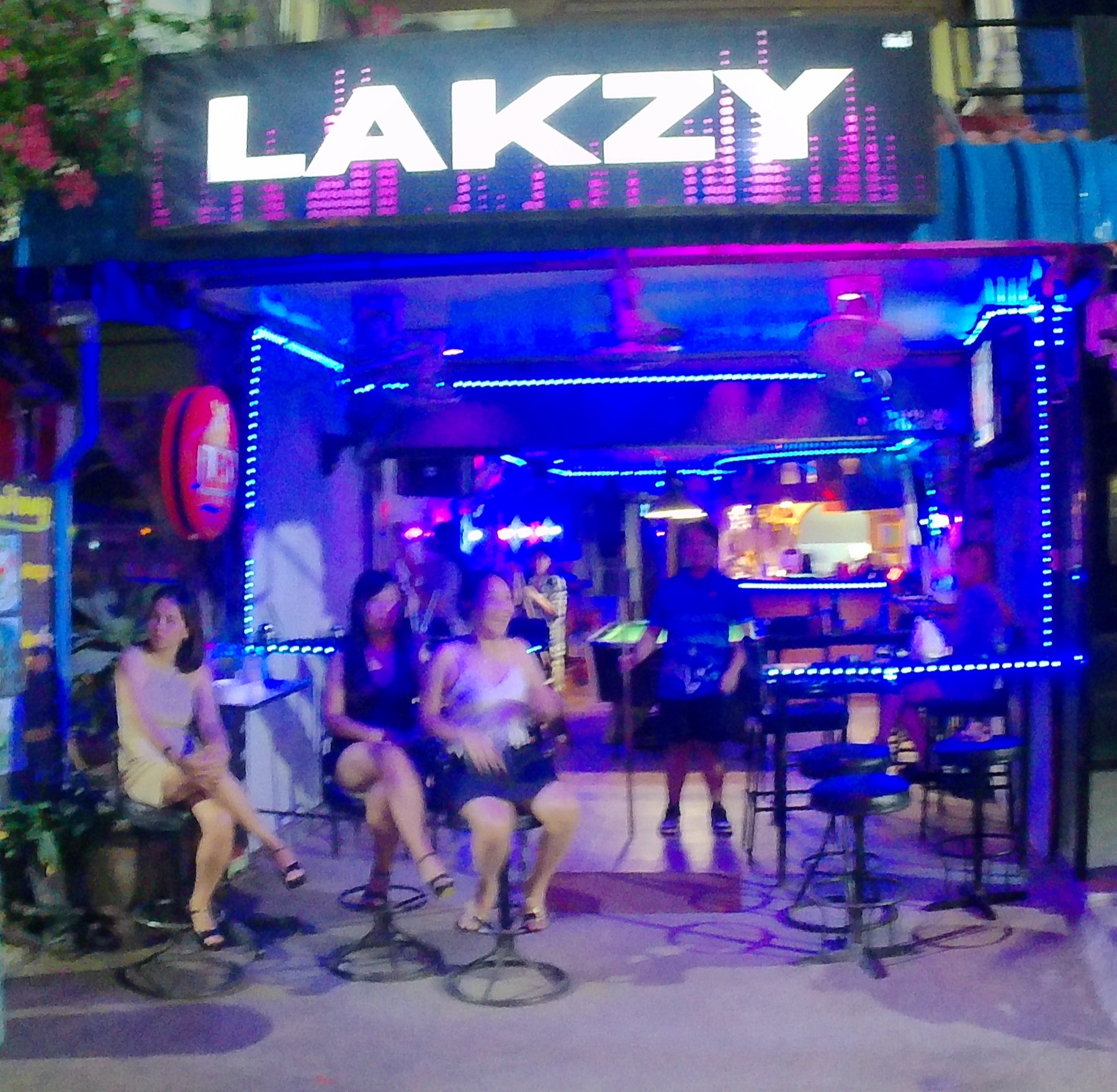 LAKZY bar - Pattaya