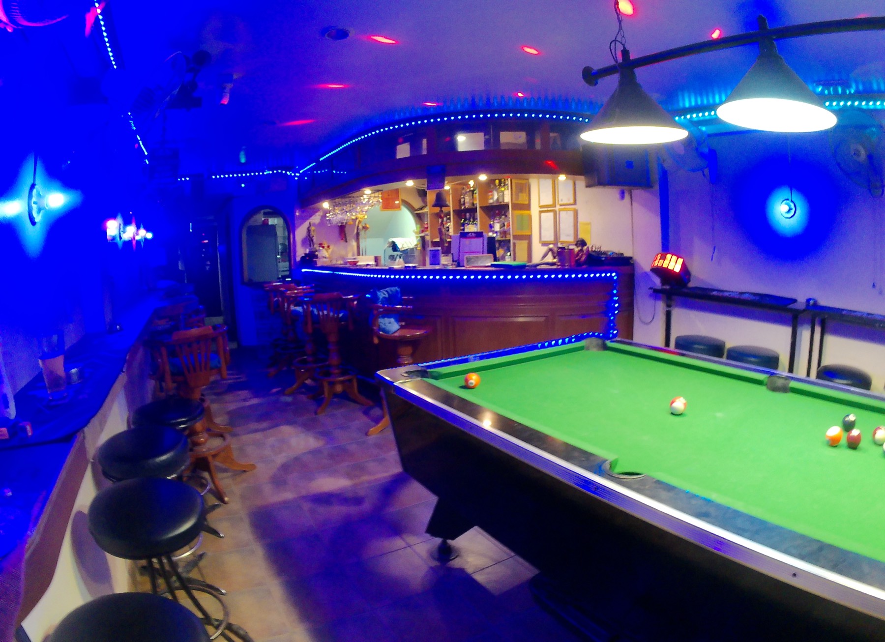 LAKZY BAR